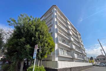白亜館ダイヤモンドマンションの外観（南西側から）
