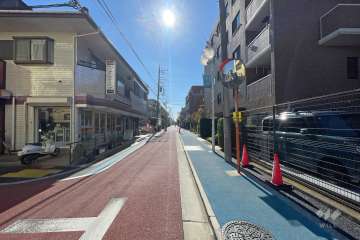 敷地の東側前面道路（北側から）