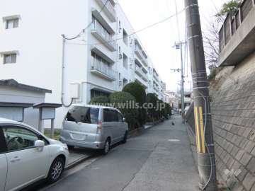 敷地北側の前面道路