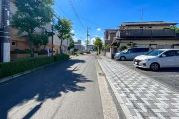 敷地北側の前面道路　