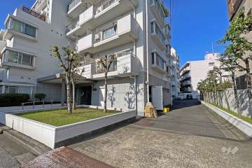 駐車場の出入り口