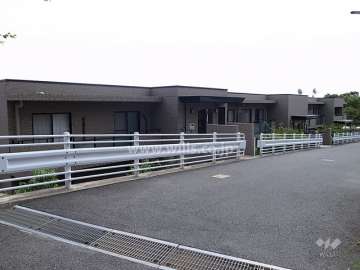 東急ドエルアルス御影鴨子ヶ原南棟の外観（北西側から）