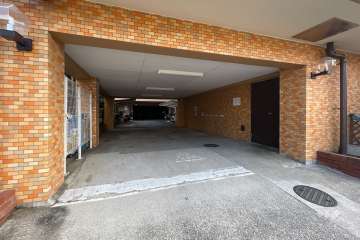 駐車場の出入り口