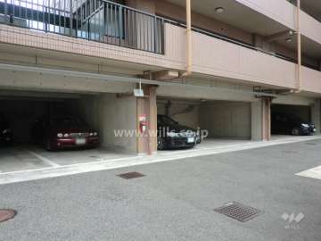 敷地内駐車場（屋内平面式）