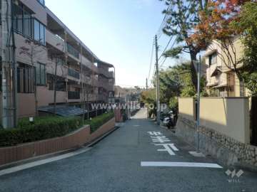 敷地北側の前面道路