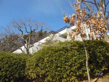 日商岩井御影ガーデンハイツD棟の外観（南東側から）