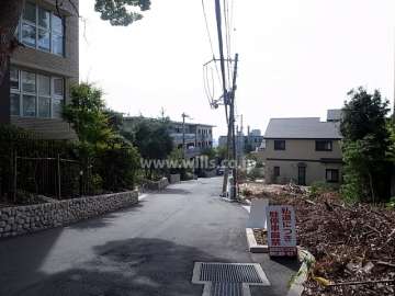 セレッソコート御影ヒルズ光陵館の遠景。周辺は、高台の静かな住宅地です。