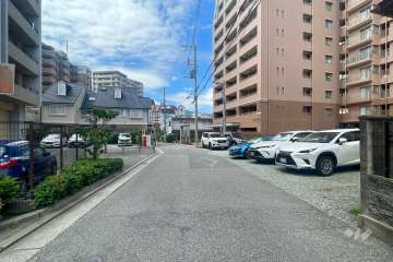 敷地南側の前面道路