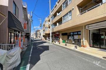 敷地南西側の前面道路