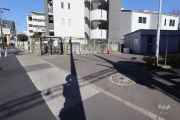 駐車場の出入り口　