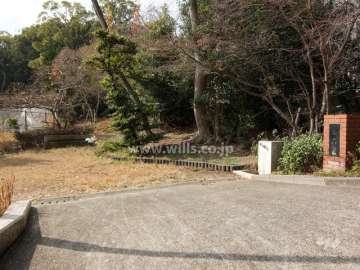 敷地に隣接する御影山小公園