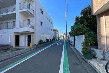 敷地北側の前面道路