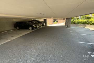 敷地内駐車場（屋外平面式・屋内平面式）