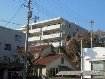 エルザ御影平野Ｂ棟の外観（南東側から）