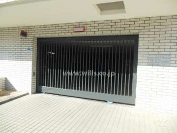 駐車場出入り口（ゲート付き）