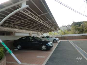 敷地内駐車場（屋外平面式　ルーフ付き）