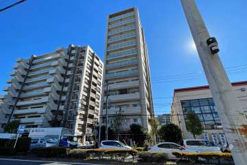 ルピアコート新小岩フレールの外観（西側から）