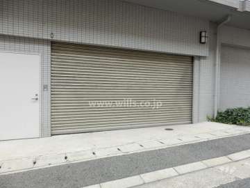 駐車場出入り口（ゲート付き）