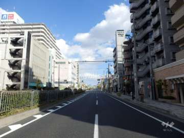敷地北側の前面道路