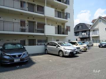 敷地内駐車場（屋外平面式）