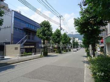 敷地東側の前面道路