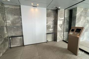 エントランスはオートロック付きです。