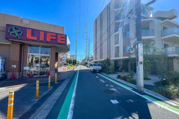 敷地東側の前面道路
