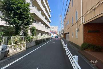 敷地南東側の前面道路
