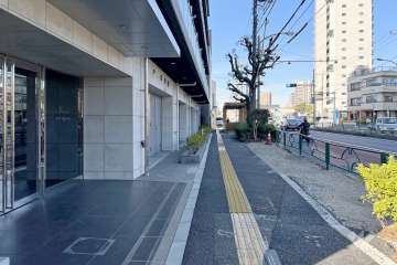 敷地東側の前面道路