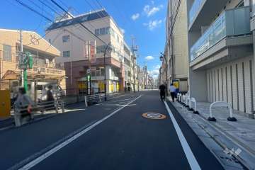 敷地北西側の前面道路