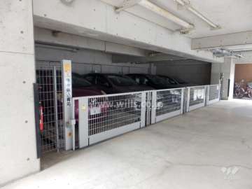 敷地内駐車場（屋内機械式）