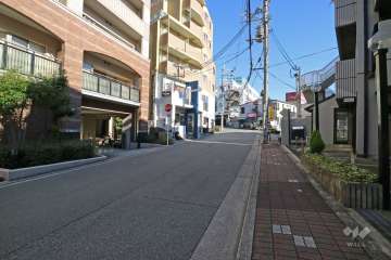 敷地南側の前面道路