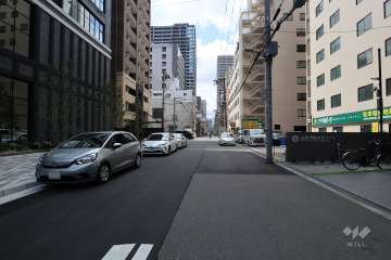 敷地北側の前面道路（東側から）