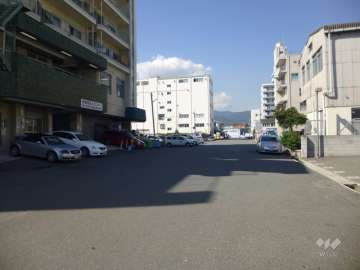 敷地東側の前面道路