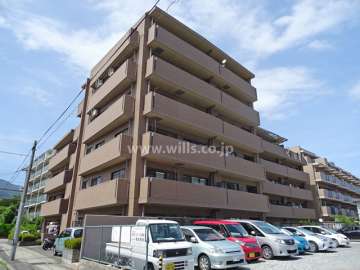 ダイアパレス東灘深江本町の外観（南西側から）