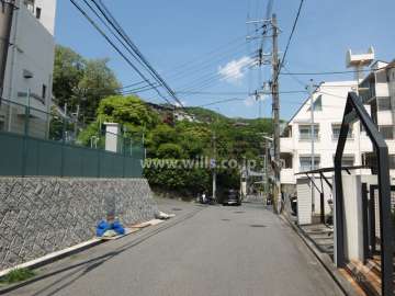 敷地北西側の前面道路
