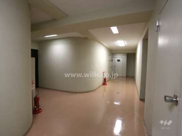 廊下は内廊下設計になっています。