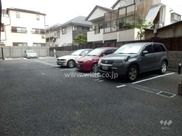 駐車場出入り口