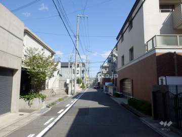敷地北西側の前面道路