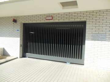 駐車場出入り口（ゲート付き）