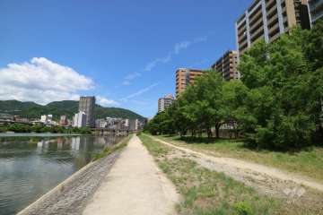 敷地南側を武庫川が流れています。