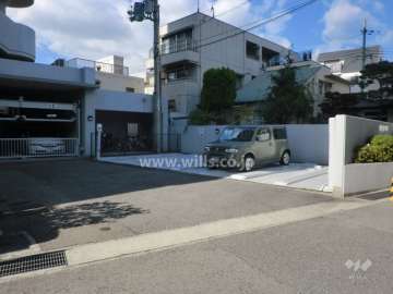 駐車場出入り口