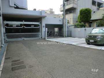 敷地内駐車場（屋内機械式と屋外機械式とがあります。）