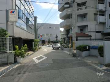敷地東側の前面道路
