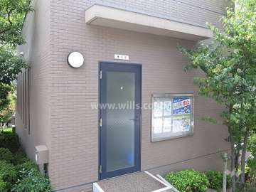 管理棟の裏は集会室になっています。