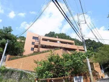 ロワ・ヴェール岡本の外観（南側から）※少し遠方から