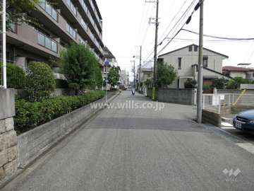 敷地南東側の前面道路