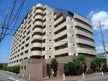 ライオンズガーデン芦屋西の外観（南東側から）