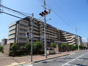 ライオンズガーデン芦屋西の外観（北東側から）
