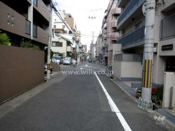 敷地北西側の前面道路